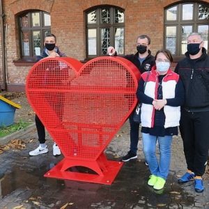 Mamy To! Pierwsze SERCE do zbierania nakrętek w Błoniu ustawione!