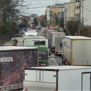Korki na Grodziskiej w obu kierunkach – remont mostu 14.11.2023