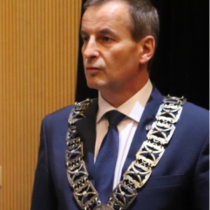Co to IHAR? Kto i kiedy znał wykonawcę przebudowy targu? HITY z wywiadu w Radio Sochaczew.